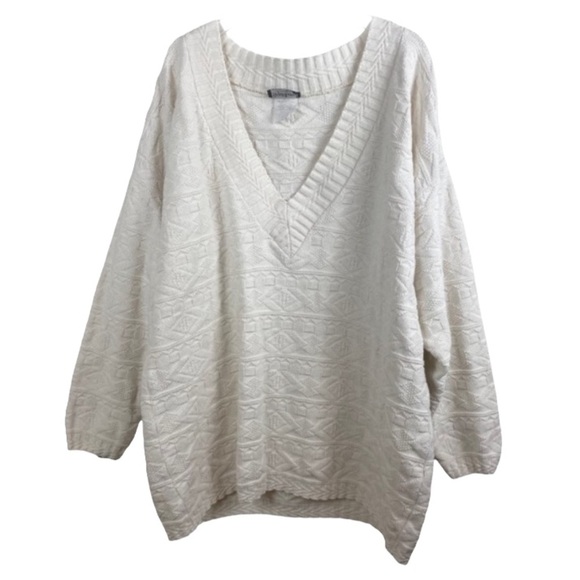 Vintage Sweaters - Southern Lady Vintage White Oversized V-Neck Sweater